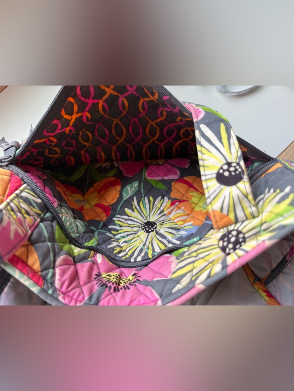 Vera Bradley baby bag in jazzy blooms retired print. Large Shoulder tote bag - Picture 10 of 12